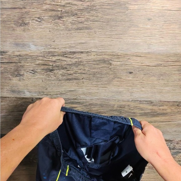 Nike Men's Black Athletic Shorts - Picture 9 of 9